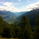 MTB-Ortler-Umrundung: Abfahrt hinter der Silfser Alm - erste Blicke ins Etschtal. | Foto: Anke Hoffmann
