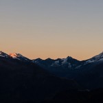 Sonnenuntergang mit Blick auf die Zillertaler Alpen gegenüber.