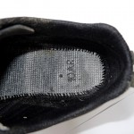 Ohne Einlegesohle glaubt man auf die Karkasse eines Fahrradreifens zu blicken. | Foto: Arnold Zimprich