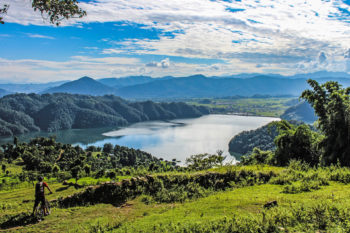 Mountainbiker vor See