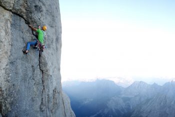 Die Schwierigkeiten sind im Fisch anhaltend, die Abstände zwischen mobilen Sicherungsmöglichkeiten oft weit. | Foto: David Lochner