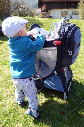 Standfest: Die Poco AG Premium steht stabil auf dem ausklappbaren Standfuß. | Foto: Hannes Klinge