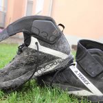 Der Schaft ist aus D3O Material, das sich bei Krafteinwirkung verhärtet und somit für guten Schutz und Aufpralldämpfung sorgt. | Foto: Sven Papendick