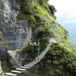 Eines der Highlights des Grünstein-Klettersteigs: die Heisei-Hängebrücke. | Foto: Christoph Dirnberger