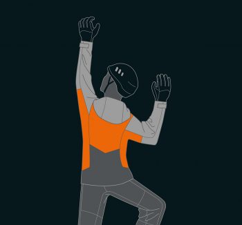 Jacken mit der Mammut High Reach Technology rutschen beim Hochgreifen nicht nach oben. | Foto: Mammut