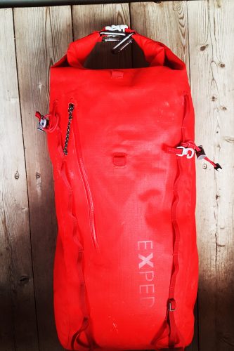 ...oder mit der Schnalle an der Oberseite schließen. | Foto: Martin Stolzenberger