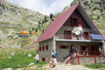 Das Refugio de Respomuso wird per Helikopter mit Essensnachschub versorgt. | Foto: Arnold Zimprich