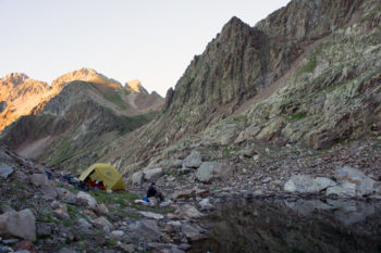 Zeltplätze wie dieser am Lac du Col d'Arratile machen eine HRP-Begehung unvergesslich. | Foto: Arnold Zimprich