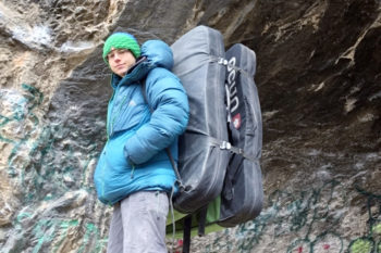 Häufig Knackpunkt/Schwachpunkt bei Crashpads: Das Tragesystem. | Foto: Chris Münch