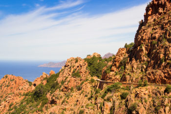 Unser Weg entlang der Küstenstraße in den Calanches. | Foto: Fritz Horstehmke und Brigitte Stammschröer