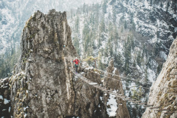 Die Hängebrücke am Drachenwand Klettersteig- ein echtes Highlight. | Foto: Kimberly Karisch