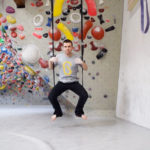 Kniebeuge in der Schlinge Schritt 1 | Foto: Martin Tekles