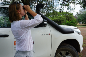 Die Bluse ist durch ihren bewegungsfreundlichen Schnitt durchaus alltagstauglich. | Foto: Christiane Rampeltshammer