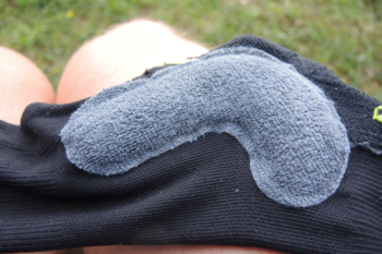 Frottee-ähnlicher Stoff an der Innenseite der Polster sorgt für einen angenehmen Tragekomfort. | Foto: Arnold Zimprich