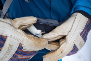 Der Auslösegriff des ABS Rucksacks.