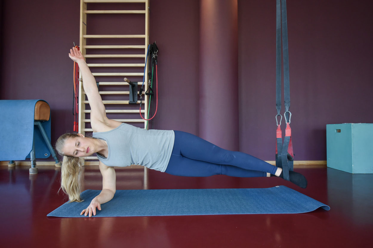 Natalie Bärtschi zeigt Thread the needle