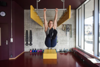 Natalie Bärtschi in Toes to Bar