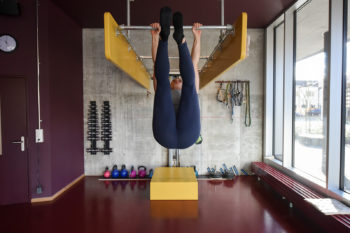 Natalie Bärtschi in Toes to Bar