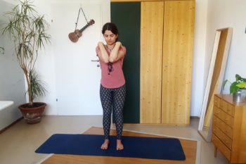 Homeoffice Yoga Schulter mobilisieren
