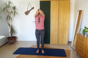 Homeoffice Yoga Schulter mobilisieren